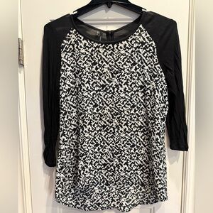 Black and White Women's Top Maurices Size Medium